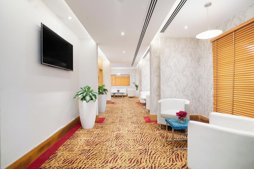 Golden Sands Hotel & Residences — 20
