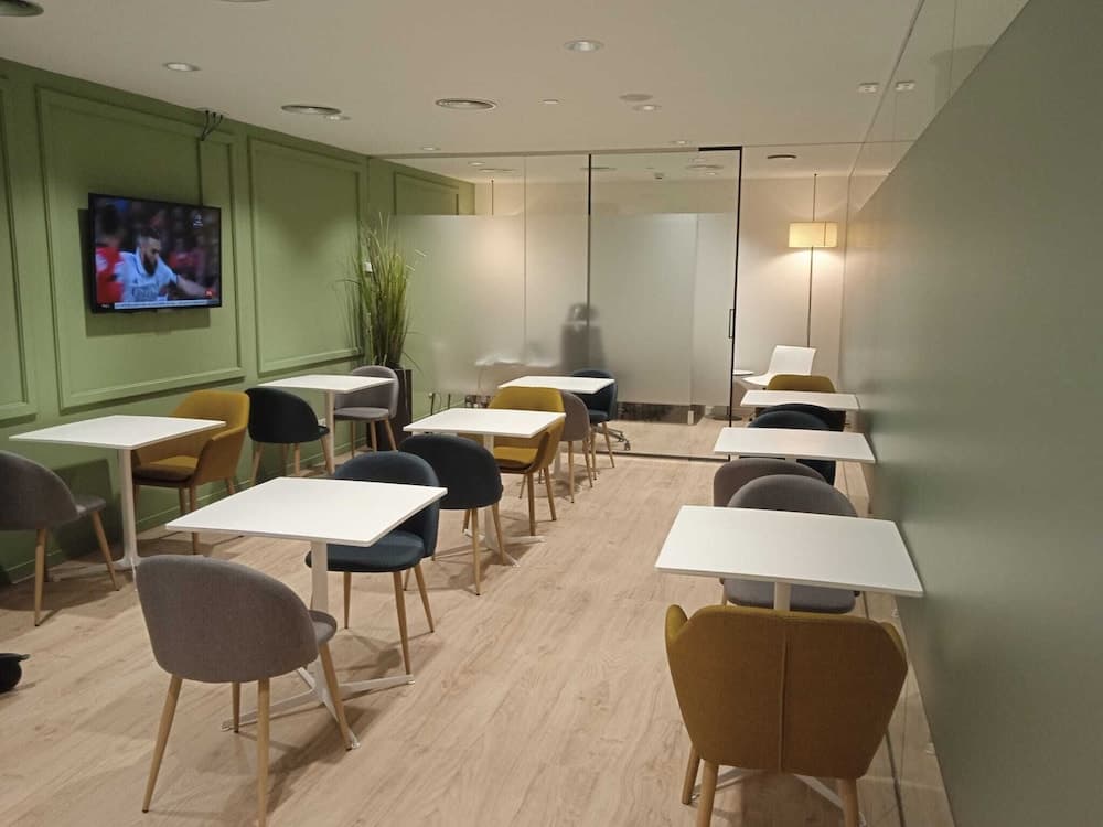 Air Rooms Madrid by HelloSky — 16