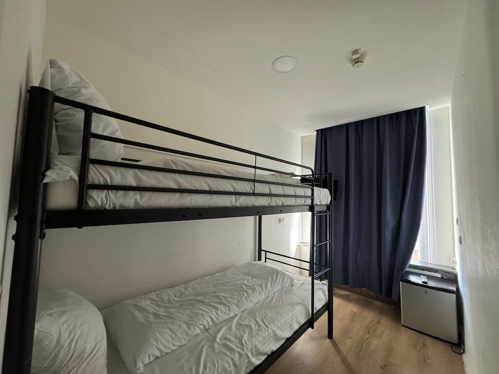Hotel Di Ann Amsterdam City Centre — 1