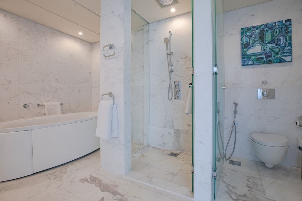 Media One Hotel Dubai — 18