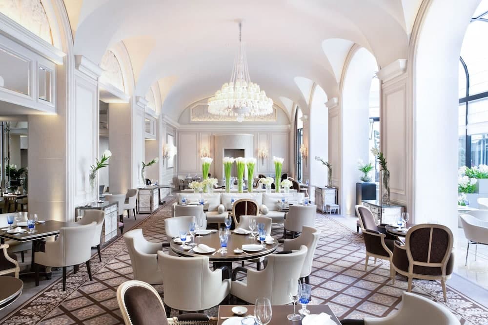 Four Seasons Hotel George V — 24