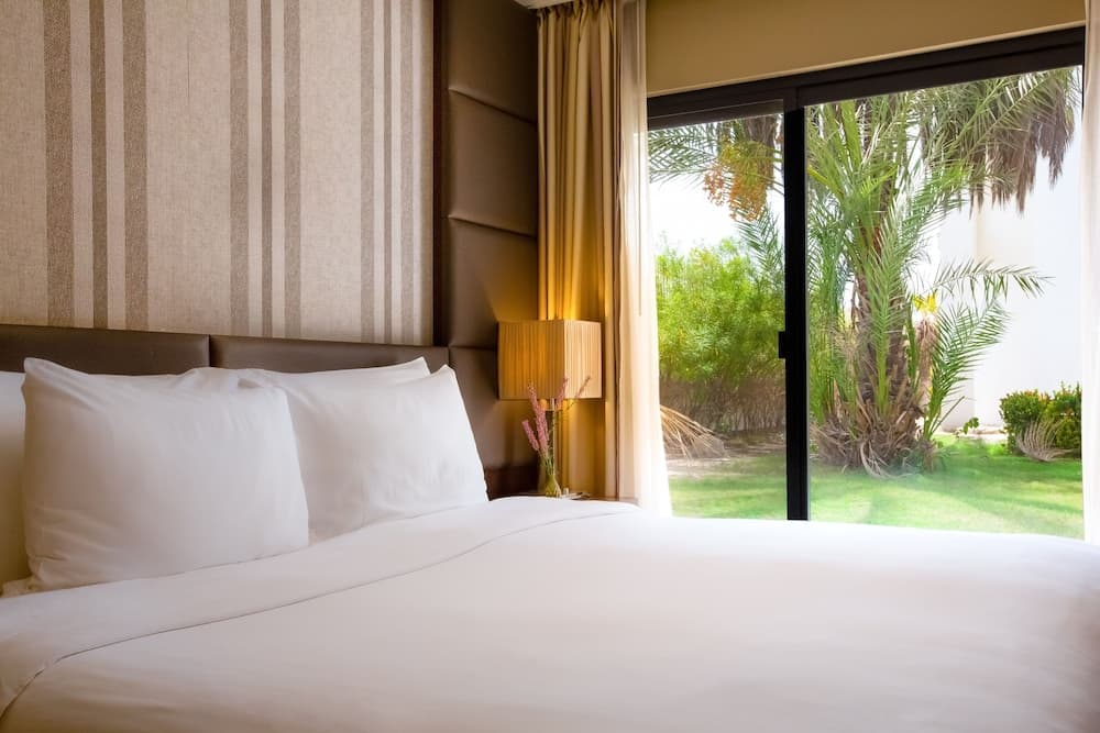 Dubai Marine Beach Resort & Spa — 11