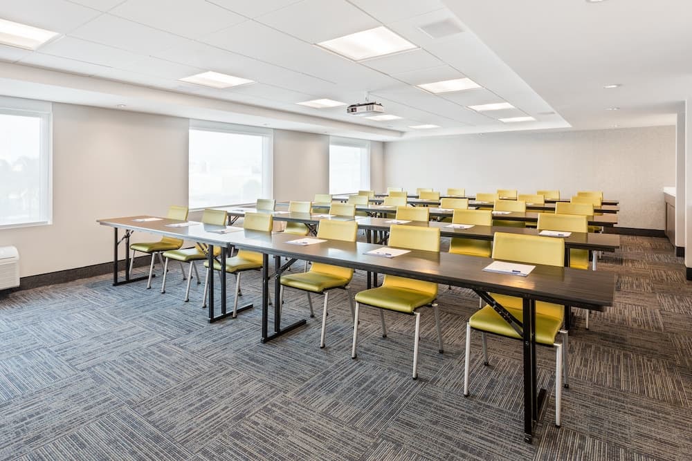 Holiday Inn Express Ft. Lauderdale Cruise-Airport by IHG — 22