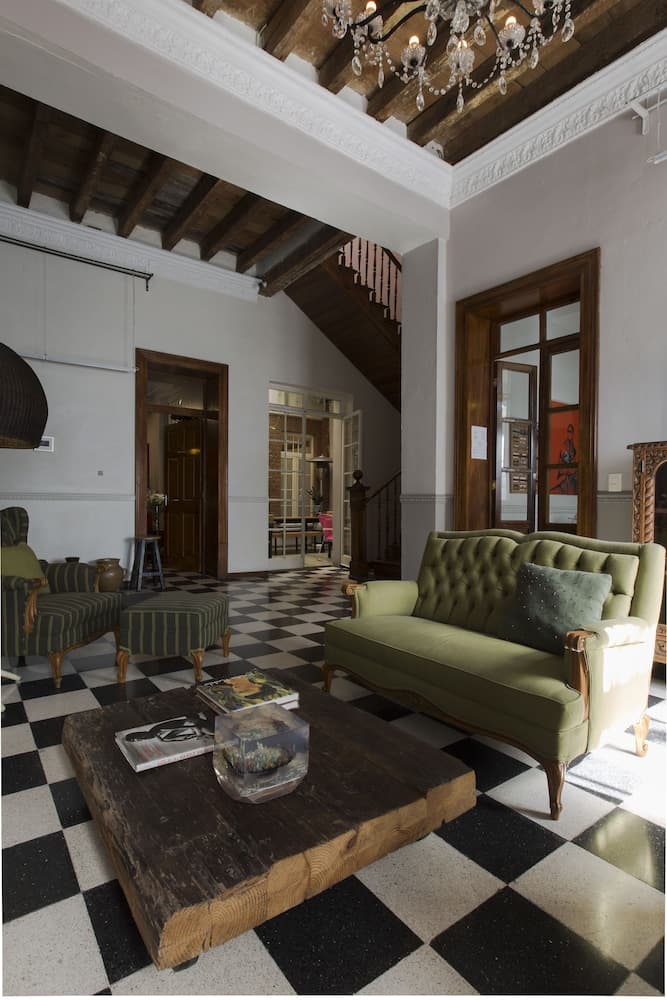 El Patio 77 — 2