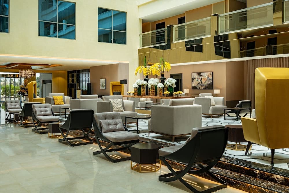 Four Points by Sheraton Production City, Dubai — 29