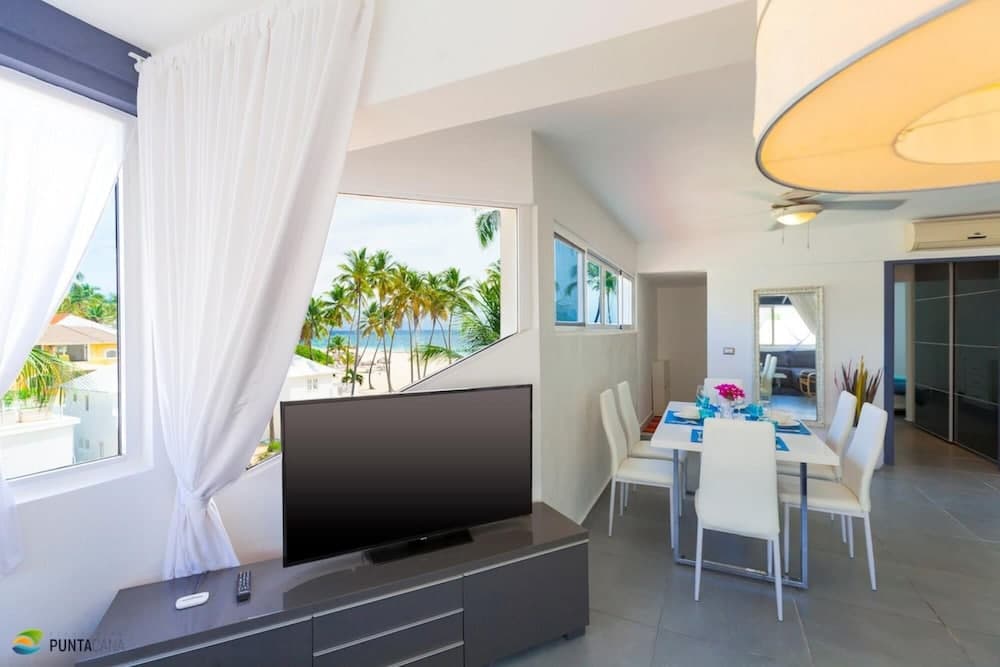 Punta Cana Beachfront Apartment With BBQ Private Terrace — 9