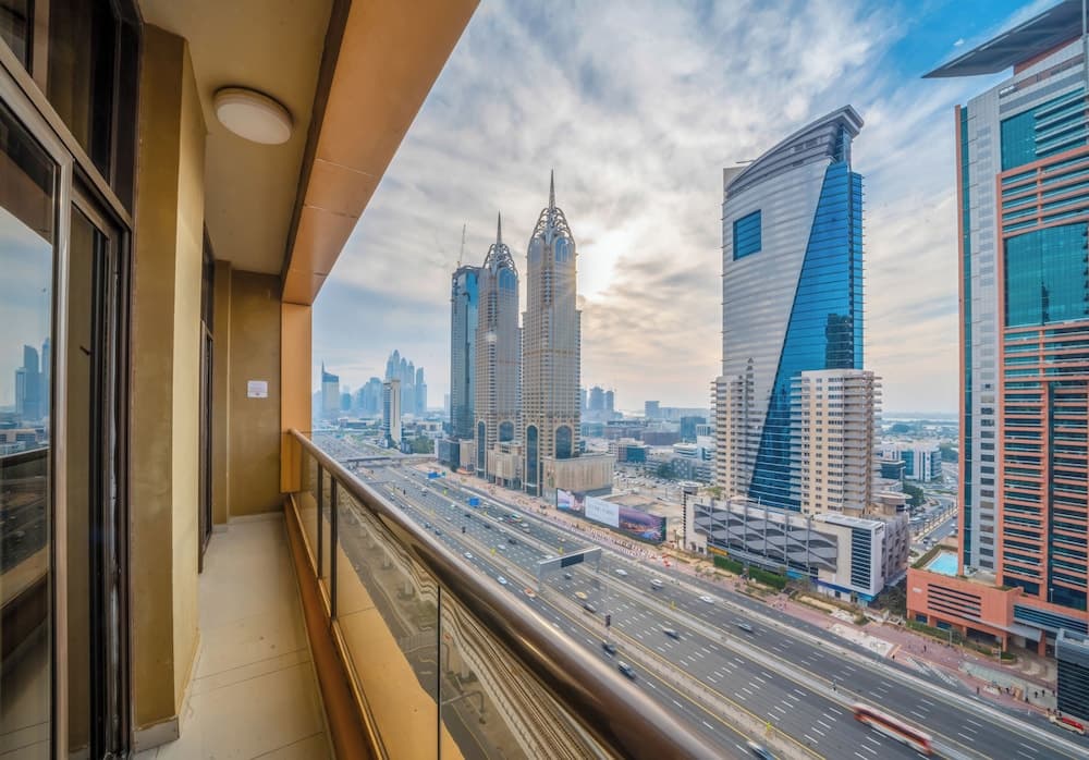 Mercure Dubai Barsha Heights Hotel Suites And Apartments — 18