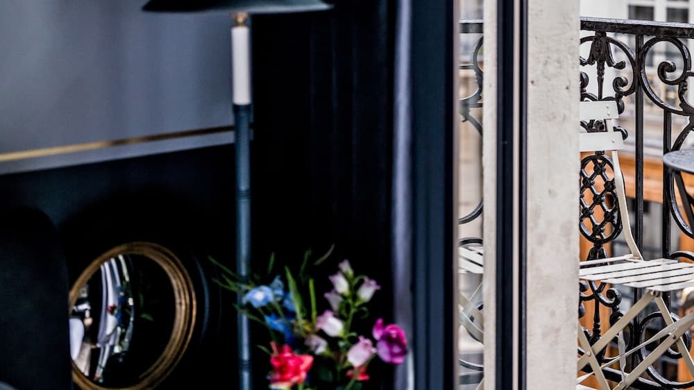 Monsieur George Hotel & Spa – Champs Elysées — 11