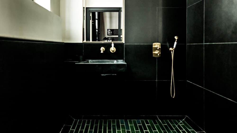 Monsieur George Hotel & Spa – Champs Elysées — 15