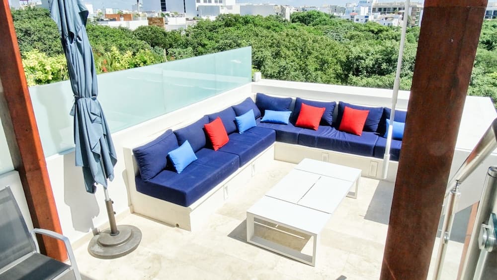 Luxury Condo Boutique — 30