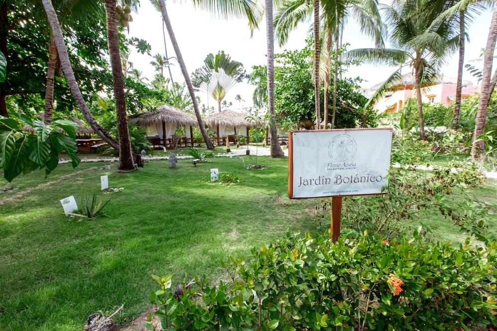 Hotel Tropicana Suites Deluxe Beach Club & Pool — 2