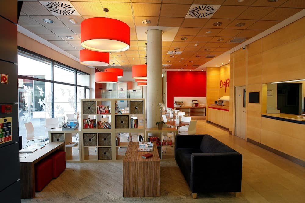 Travelodge Madrid Torrelaguna — 9