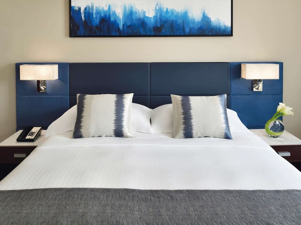Mövenpick Hotel & Apartments Bur Dubai — 13