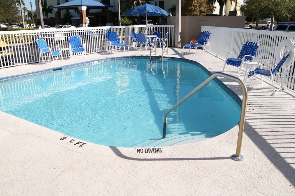 Hampton Inn Tampa/Rocky Point-Airport — 14