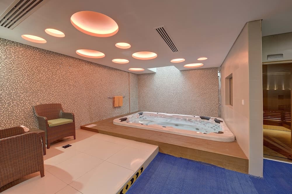 Al Khoory Atrium Hotel — 10