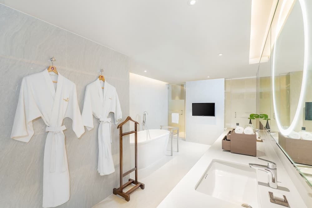 Pathumwan Princess Hotel — 14