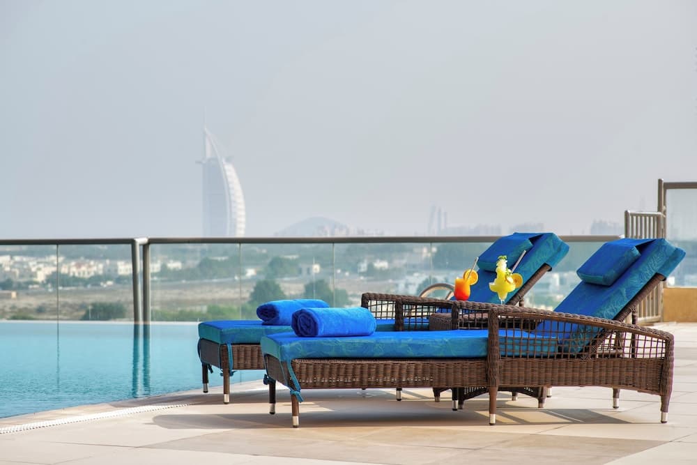 Two Seasons Hotel & Apartments — 16