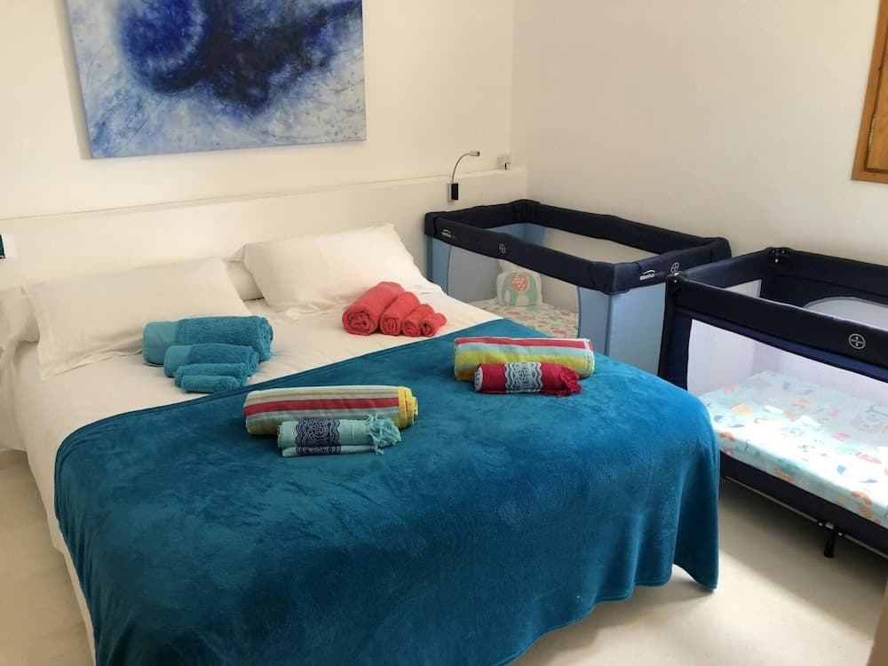 Holiday Home With Spacious Pool — 2