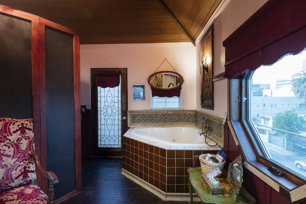 The Rosemary Silverlake — 4