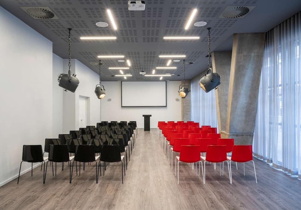 Radisson RED V&A Waterfront, Cape Town hotel, Silo 6, South Arm Road, V&A Waterfront, Cape Town, Western Cape, 8001, South Africa — photo 72