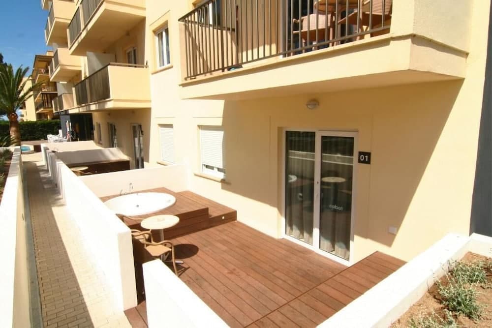 Cabot Tres Torres Apartments — 2