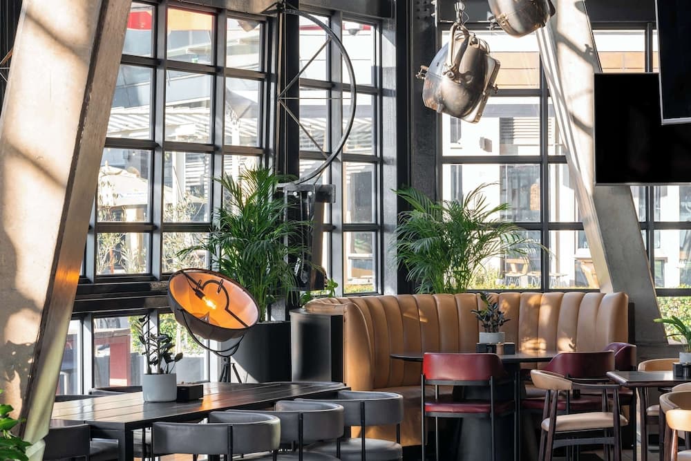 Radisson RED V&A Waterfront, Cape Town hotel, Silo 6, South Arm Road, V&A Waterfront, Cape Town, Western Cape, 8001, South Africa — photo 43