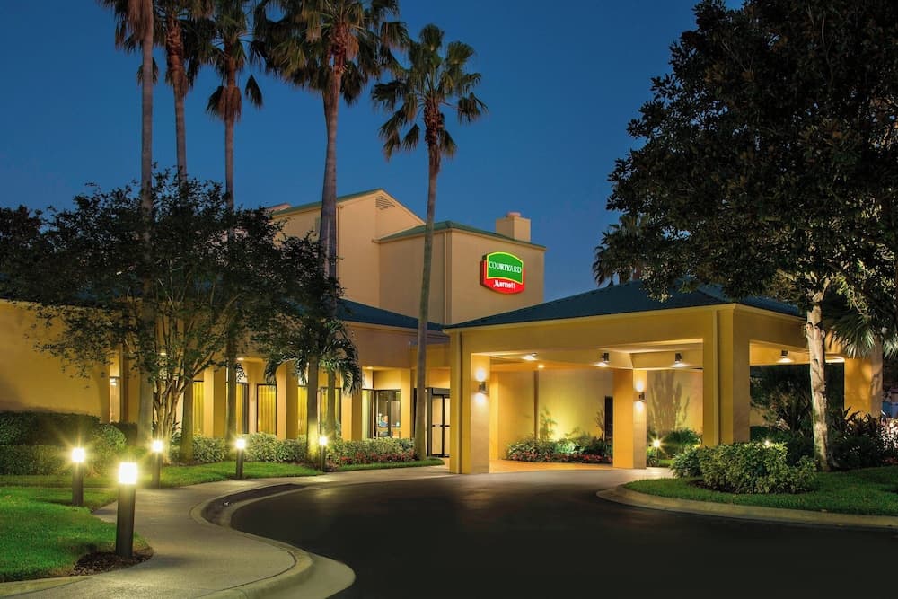 Courtyard by Marriott Orlando International Dr / Conv Cntr — 24