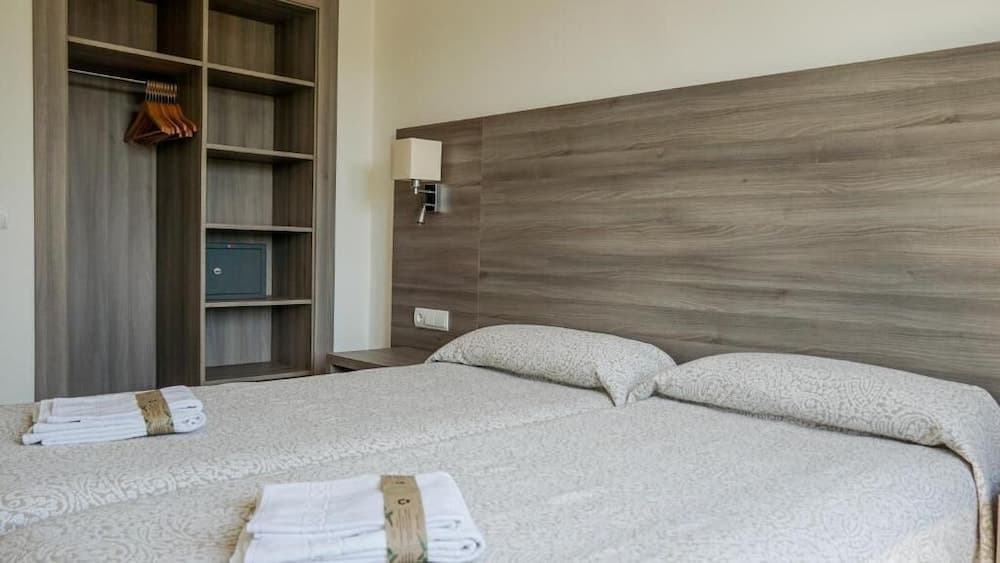 Cabot Tres Torres Apartments — 13