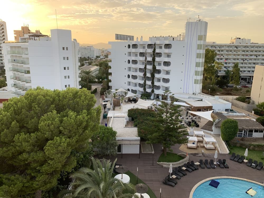 BG Hotel Pamplona — 14