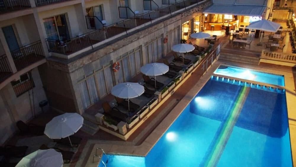 Hotel Iris — 16