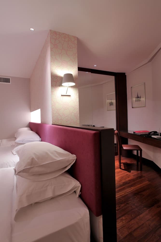 Hotel LiT BANGKOK — 16