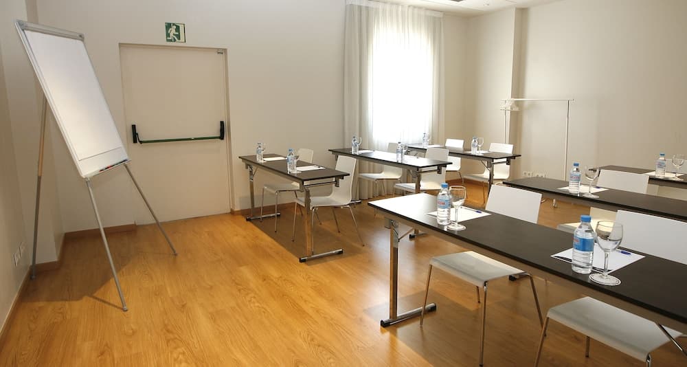 Travelodge Barcelona Poblenou — 4