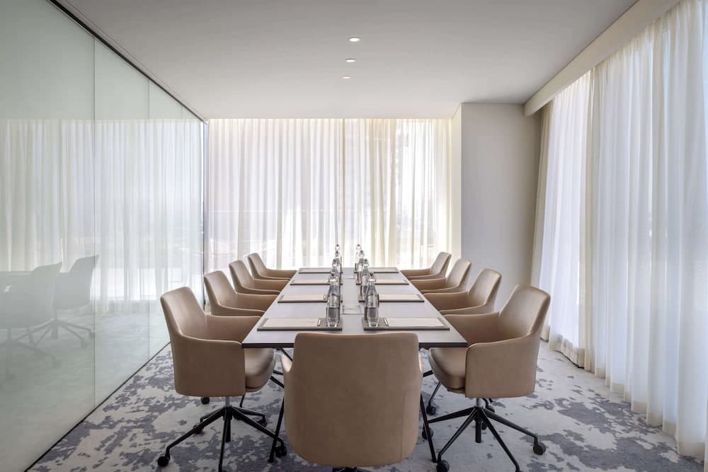 Avani+ Palm View Dubai Hotel & Suites — 23