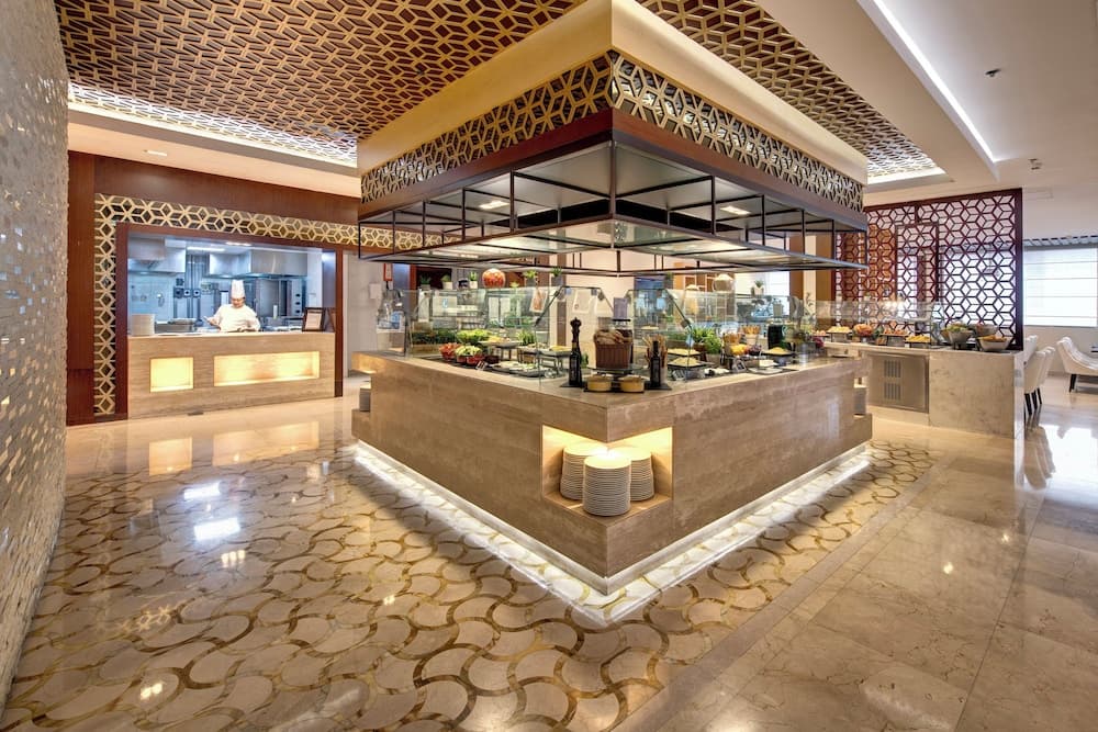 Two Seasons Hotel & Apartments — 26
