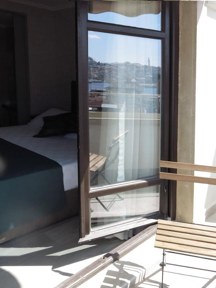 Hotel Galatahan — 11