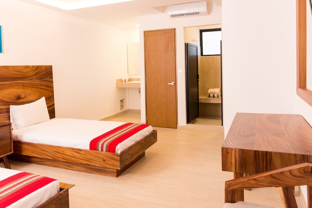 Nomads Party Hotel & Hostal — 12