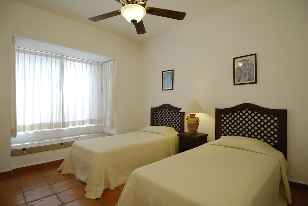 Las Palmas Condominio — 14