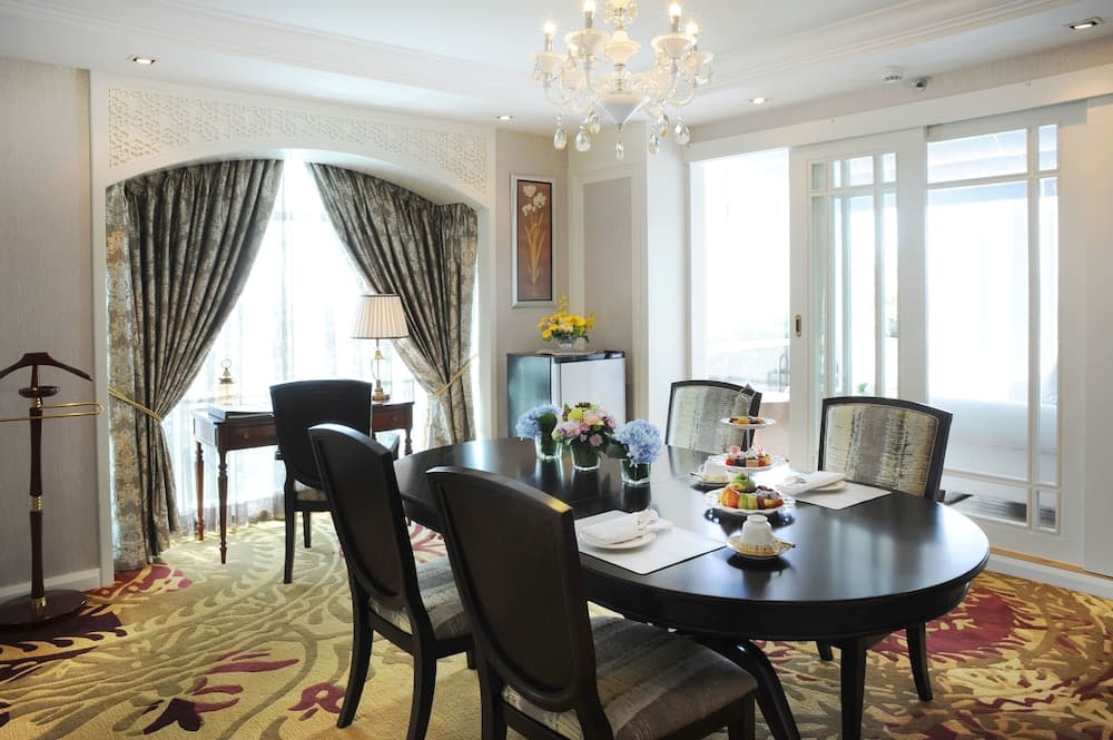 Al Meroz Bangkok — 27