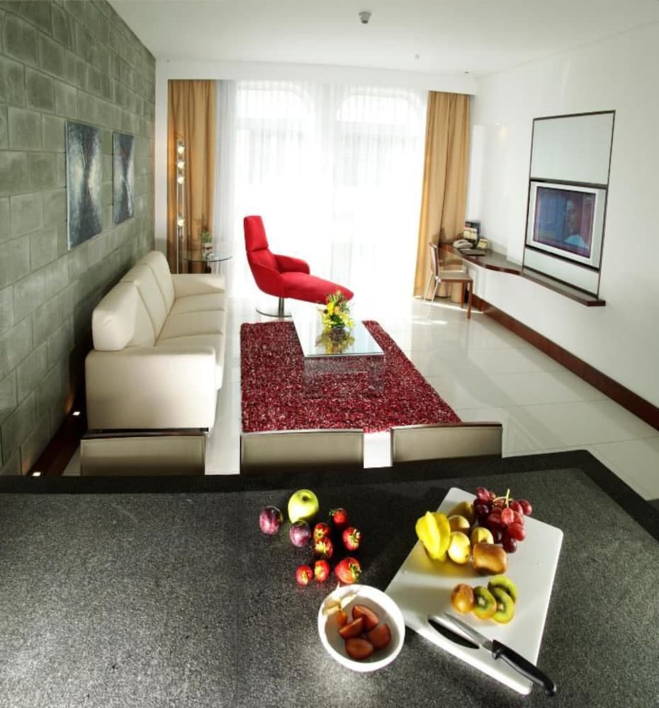 Villa Rotana — 11