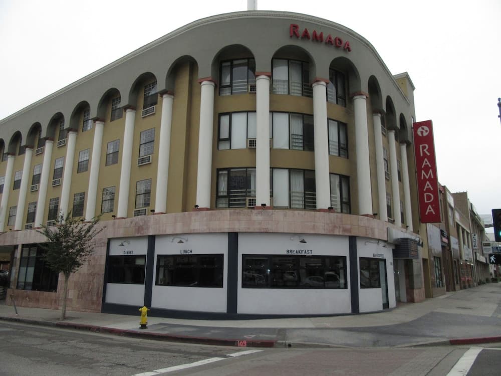Ramada by Wyndham Los Angeles/Koreatown West — 15