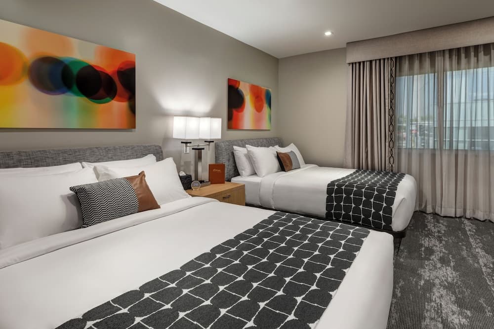 L'Hotel Olivia — 2
