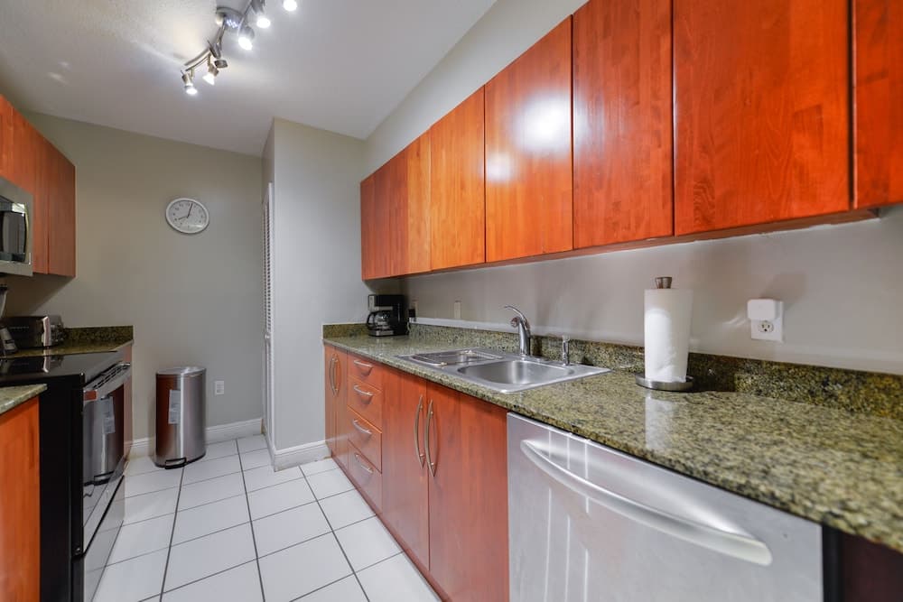 Stylish  Condo in Brickell Free Parking — 28