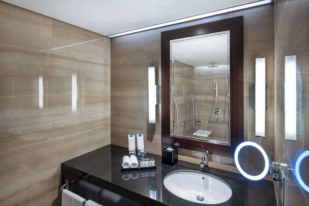 Sheraton Dubai Creek Hotel & Towers — 26