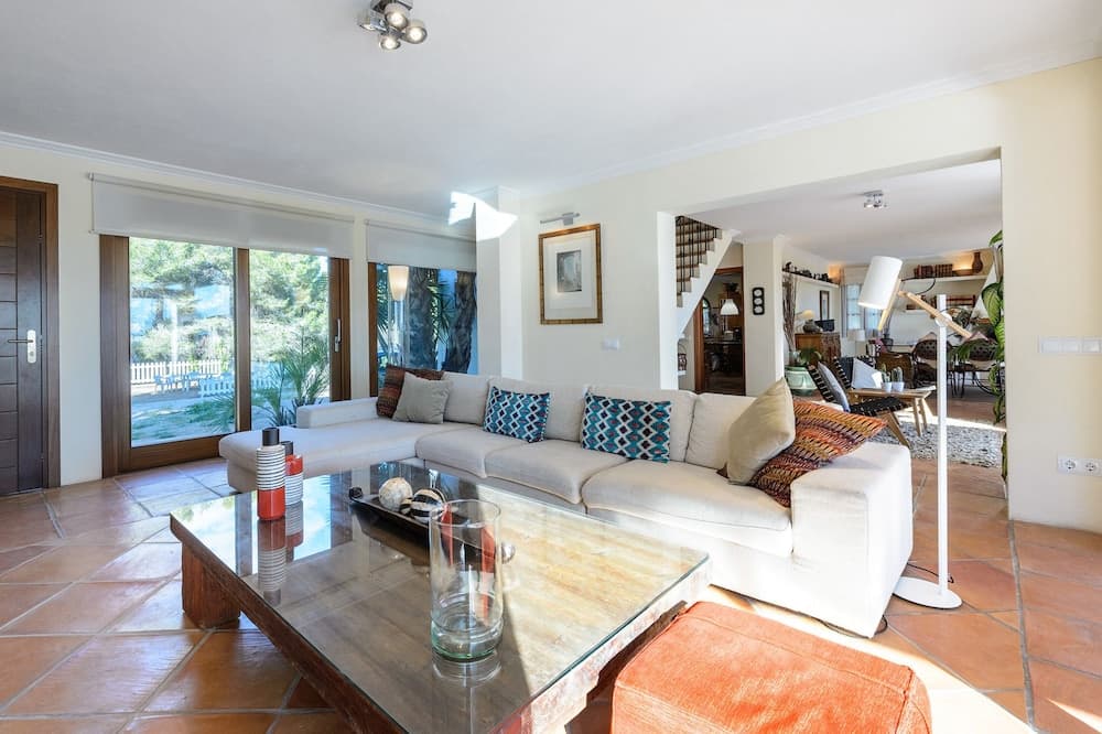 Villa Arcadia — 12