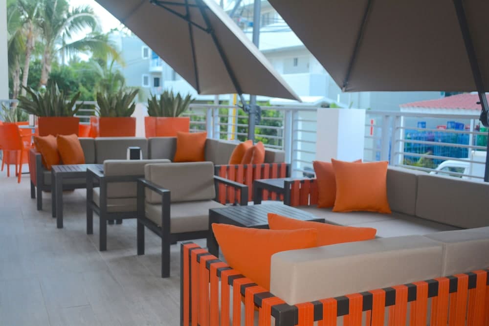 Hotel Tropicana Suiten Deluxe Beach Club & Pool — 2