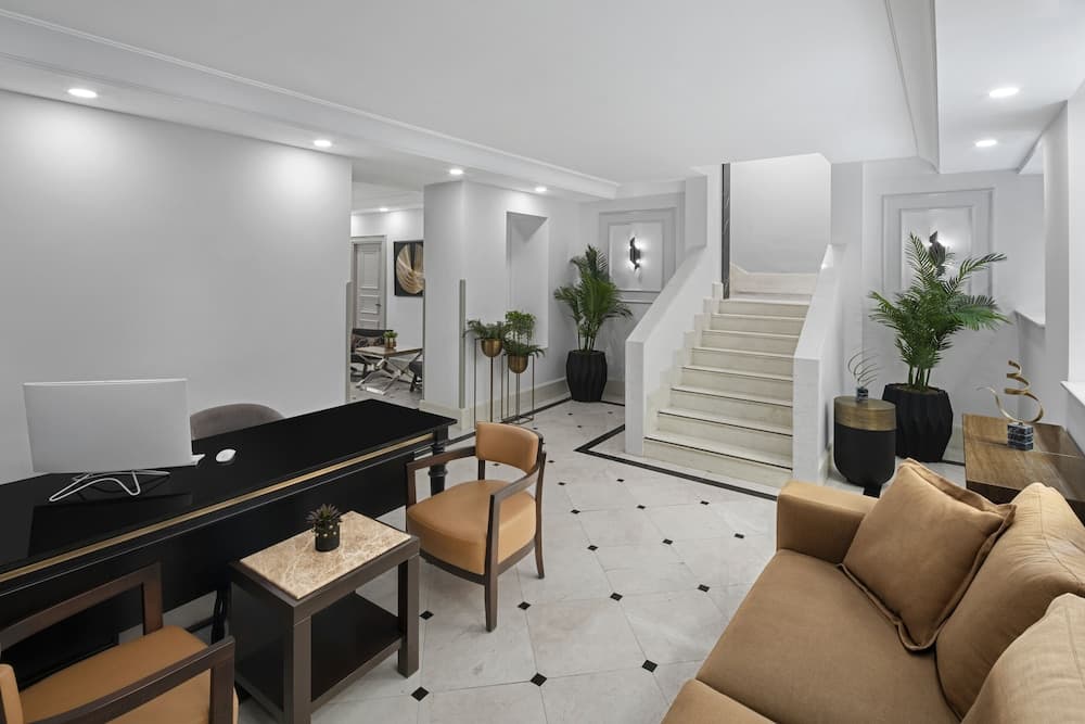 Akka Suites Taksim — 12
