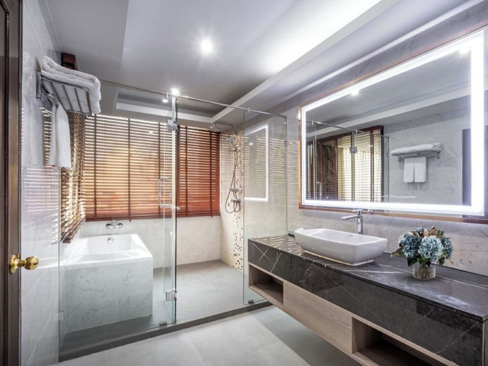 Residences Rembrandt Bangkok — 18