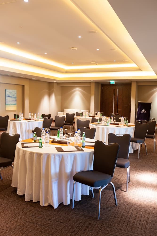 JA Ocean View Hotel, Jumeirah Beach Dubai — 23