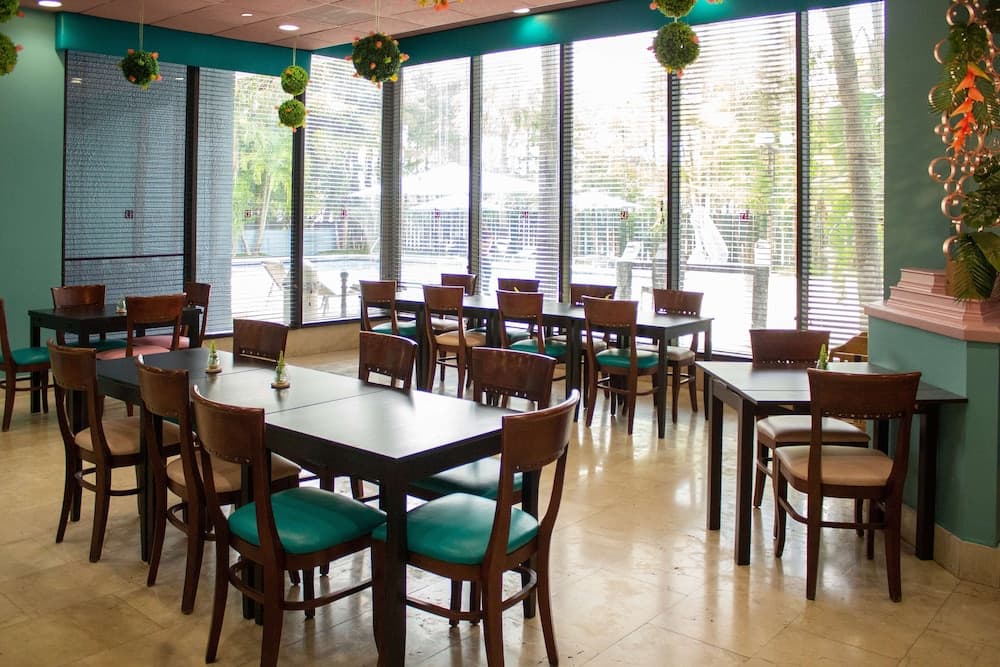 Regency Miami Flughafen Hotel by Sonesta — 23