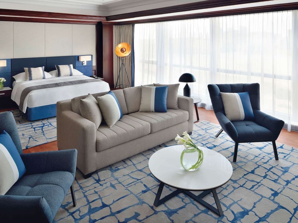 Mövenpick Hotel & Apartments Bur Dubai — 15